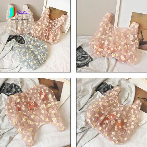 gift wrap ins spring summer fresh lace portable daisy floret bag party family gathering fruit bread package decoration
gift wrap ins spring summer fresh lace portable daisy floret bag party family gathering fruit bread package decoration
