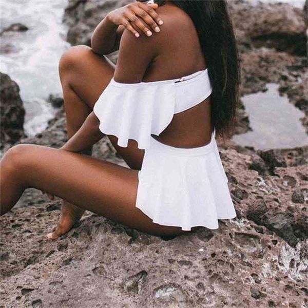 ruffle off shoulder 3 piece bikini set swimsuit with skirt women's beach bath suits bandeau swimwear biquini bathing suit women 210319, White;black
ruffle off shoulder 3 piece bikini set swimsuit with skirt women's beach bath suits bandeau swimwear biquini bathing suit women 210319, White;black