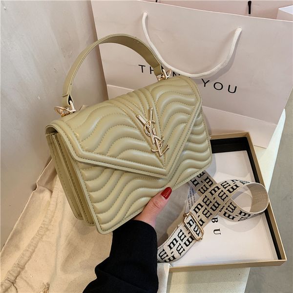 2021 Girl's Spring Texture and Summer Korean Lingge Embroidered Line Handbag Women's Single Shoulder Small Square Bag
2021 Girl's Spring Texture and Summer Korean Lingge Embroidered Line Handbag Women's Single Shoulder Small Square Bag