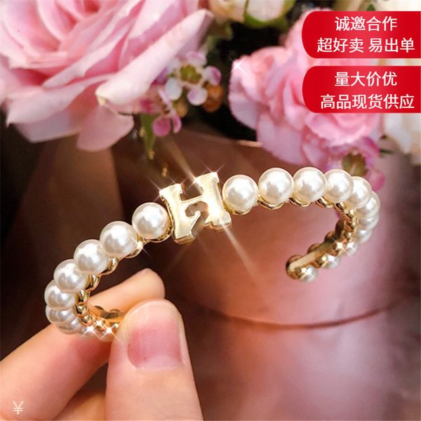 fashion baroque pearl bracelet women's fashion minority design simple and versatile feminine jewelry, Golden;silver
fashion baroque pearl bracelet women's fashion minority design simple and versatile feminine jewelry, Golden;silver