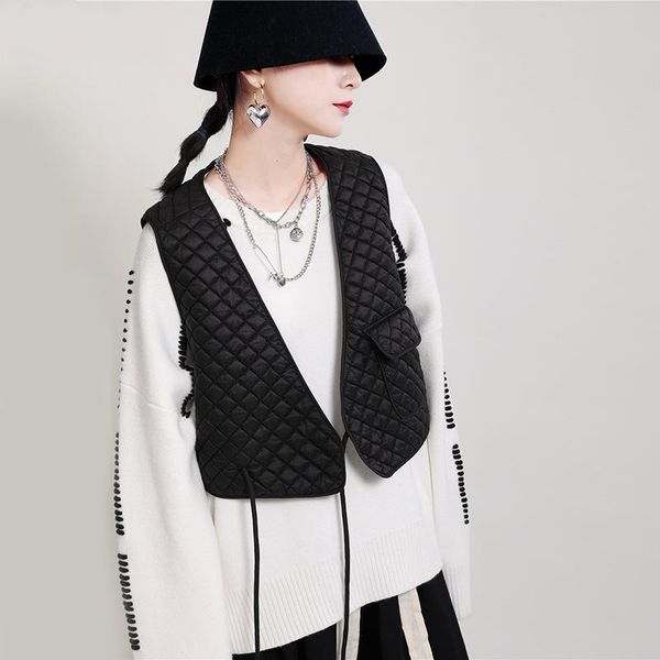 women's vests loose outer wear vest 2021 style cotton jacket lace-up diamond women fall/winter, Black;white
women's vests loose outer wear vest 2021 style cotton jacket lace-up diamond women fall/winter, Black;white