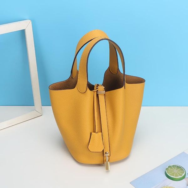 evening bags 2021 leather bag female vegetable basket, handbag layer togo bucket gold buckle
evening bags 2021 leather bag female vegetable basket, handbag layer togo bucket gold buckle