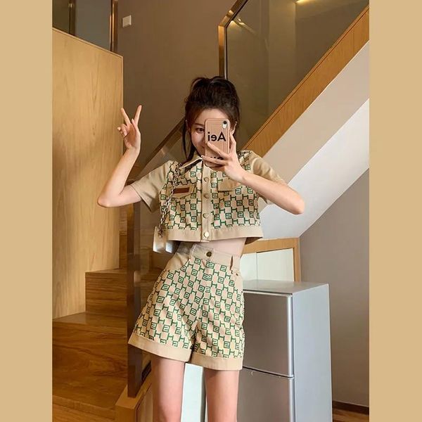 women's tracksuits tsxt summer 2021 korean version of high waisted shorts retro tight lapel short sleeved blouse women 2 pieces set, Gray
women's tracksuits tsxt summer 2021 korean version of high waisted shorts retro tight lapel short sleeved blouse women 2 pieces set, Gray