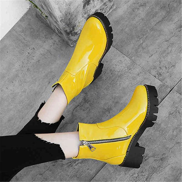 dress shoes women laser shining patent leather ankle boots street riding chunky heels platform short plush lining winter booties young shoes, Black
dress shoes women laser shining patent leather ankle boots street riding chunky heels platform short plush lining winter booties young shoes, Black