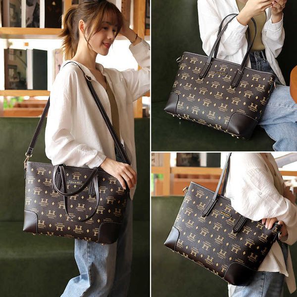 single shoulder bag women's simple atmospheric printed tote bag 2021 fashion versatile large capacity handbag
single shoulder bag women's simple atmospheric printed tote bag 2021 fashion versatile large capacity handbag