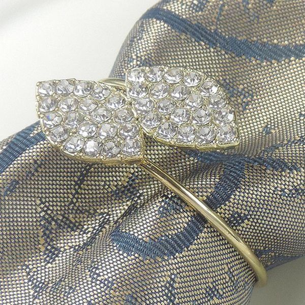 10pcs/pack belt decoration shiny banquet leaves shape napkin rings el serviette rhinestone home party holder wedding dinner
10pcs/pack belt decoration shiny banquet leaves shape napkin rings el serviette rhinestone home party holder wedding dinner
