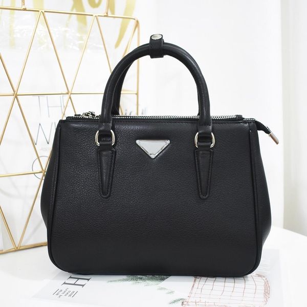 design 2021 the new style fashion cool genuine cow leather women hand one shoulder crossbody bag 25cm 5color
design 2021 the new style fashion cool genuine cow leather women hand one shoulder crossbody bag 25cm 5color