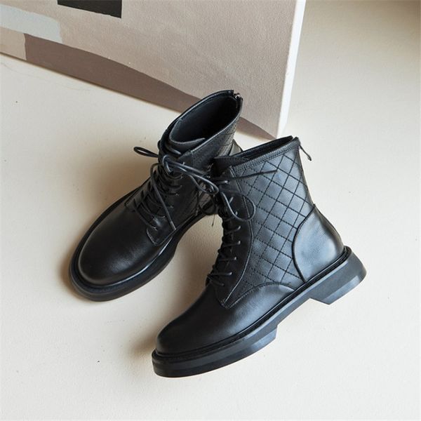 ins winter women boots with zipper lace up round toe low-heel platform boots genuine leather net red short boots 210507, Black
ins winter women boots with zipper lace up round toe low-heel platform boots genuine leather net red short boots 210507, Black