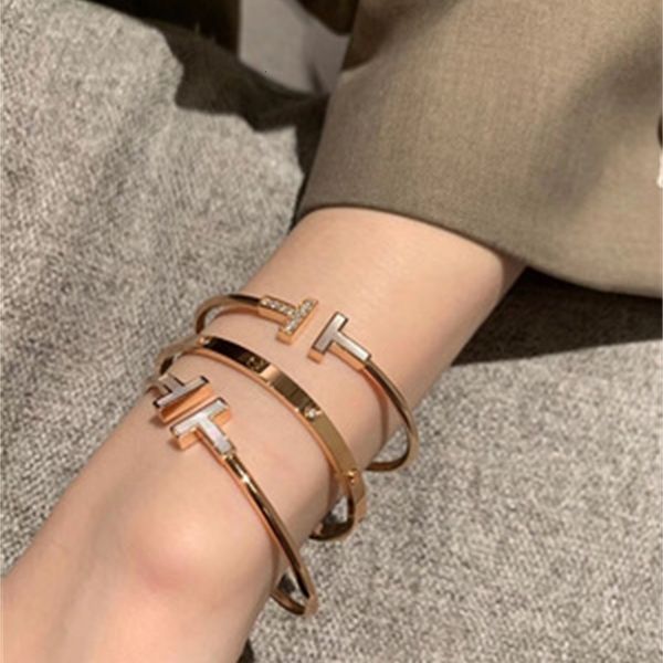 opening double t bracelet women's 18k gold fritillary with diamond t-shaped star yg4f, Black
opening double t bracelet women's 18k gold fritillary with diamond t-shaped star yg4f, Black