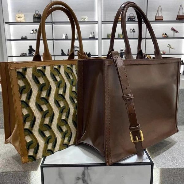 doudou small and large tote bag women's autumn winter 2021 fashion trend design retro shopping mother's shoulder bags
doudou small and large tote bag women's autumn winter 2021 fashion trend design retro shopping mother's shoulder bags