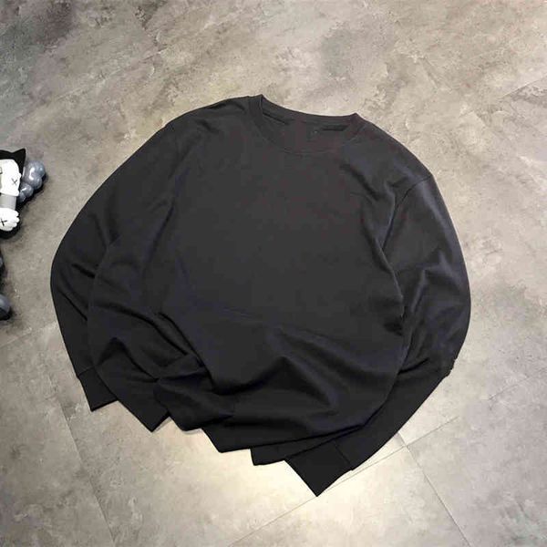 2022 factory wholesale new model 21 early autumn es + high back round neck multi thread offset letter thick three-dimensional long sleeve t-, Black
2022 factory wholesale new model 21 early autumn es + high back round neck multi thread offset letter thick three-dimensional long sleeve t-, Black