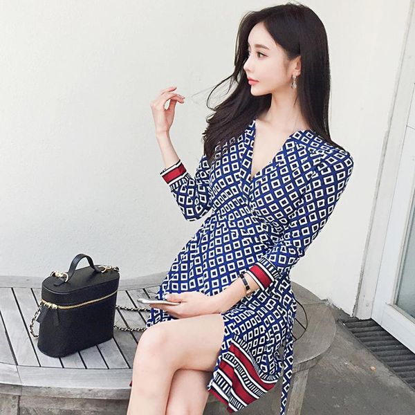 casual dresses party dress autumn 2021 blue print v-neck long sleeve slim wrapped, Black;gray
casual dresses party dress autumn 2021 blue print v-neck long sleeve slim wrapped, Black;gray