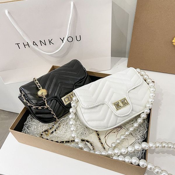 factory direct sale 75% off women's 2021 new messenger pearl chain single shoulder small square women's bags
factory direct sale 75% off women's 2021 new messenger pearl chain single shoulder small square women's bags