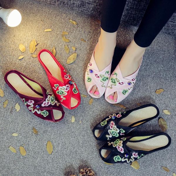 slippers chinese style embroidery women cotton flat ladies clouds embroiders open toe sandals lady summer autumn home slides, Black
slippers chinese style embroidery women cotton flat ladies clouds embroiders open toe sandals lady summer autumn home slides, Black