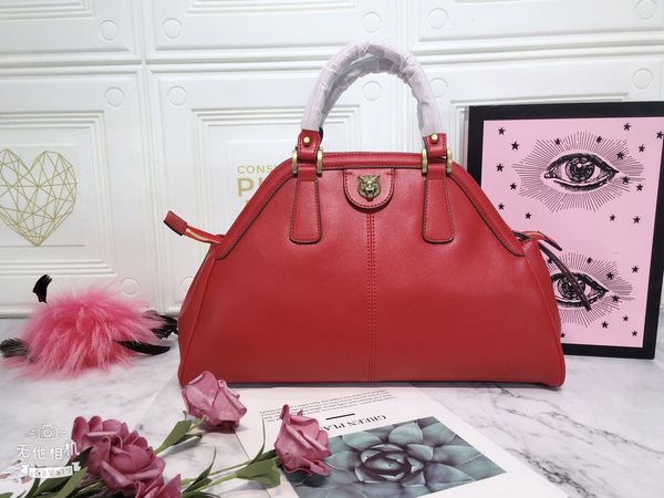 new fashion 2021 women shoulder bags classic genuine leather new ladies brand classic designer tote bags messenger handbags
new fashion 2021 women shoulder bags classic genuine leather new ladies brand classic designer tote bags messenger handbags