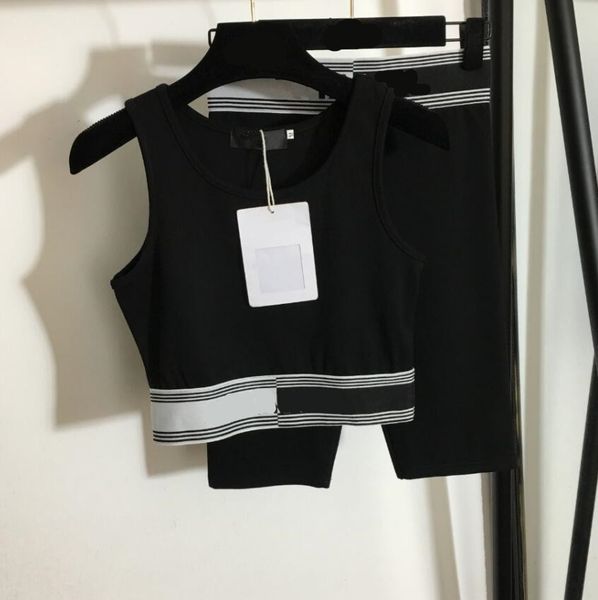 yoga sports suit, letter webbing waist vest + five-point shorts, black s-xl514, Gray
yoga sports suit, letter webbing waist vest + five-point shorts, black s-xl514, Gray