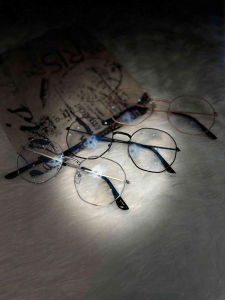 sunglasses art retro small fragrance irregular eyes anti blue light glasses, White;black
sunglasses art retro small fragrance irregular eyes anti blue light glasses, White;black