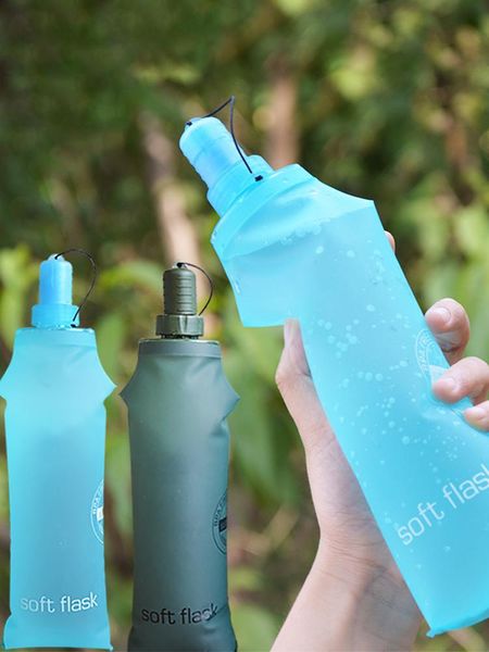water bottle outdoor sports soft jug folding mountaineering camping running portable cycling sport
water bottle outdoor sports soft jug folding mountaineering camping running portable cycling sport