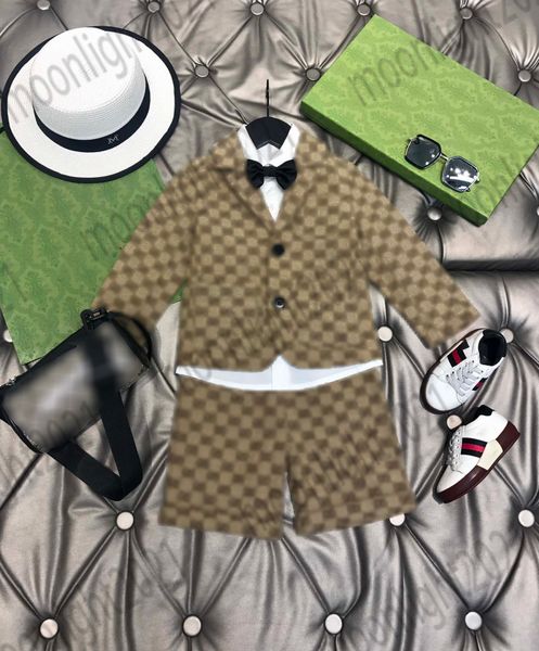 22ss spring designer kids jacket suit set jackets + t shirts shorts sets color childrens suit brand boys clothing cotton tees size 100-150 b, White
22ss spring designer kids jacket suit set jackets + t shirts shorts sets color childrens suit brand boys clothing cotton tees size 100-150 b, White