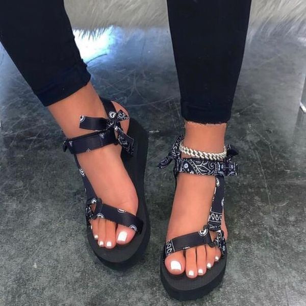 summer 2021 double-layer canvas graffiti printing casual all-match flat-bottom eva beach slippers outdoor non-slip, Black
summer 2021 double-layer canvas graffiti printing casual all-match flat-bottom eva beach slippers outdoor non-slip, Black
