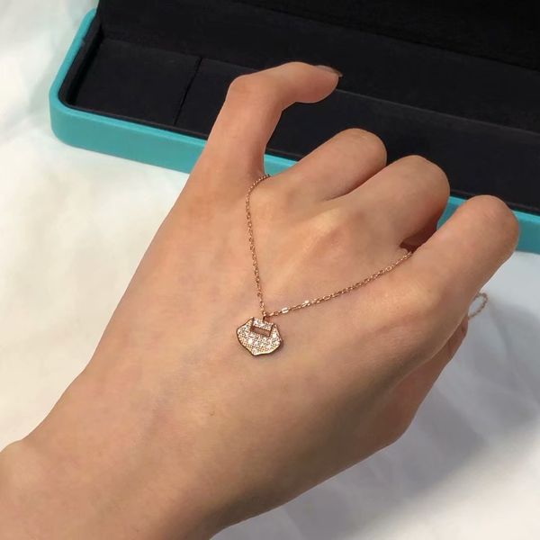 designer jewelry women necklace concentric lock pendant diamonds necklaces 925 sterling silver 18k rose gold plated
designer jewelry women necklace concentric lock pendant diamonds necklaces 925 sterling silver 18k rose gold plated