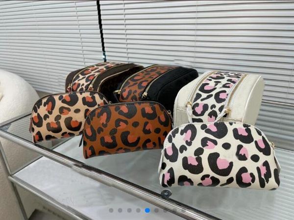 fashion 2pcs/set travelling toilet bag designer women wash large capacity cosmetic bags makeup toiletry bag pouch makeup toiletry bags
fashion 2pcs/set travelling toilet bag designer women wash large capacity cosmetic bags makeup toiletry bag pouch makeup toiletry bags