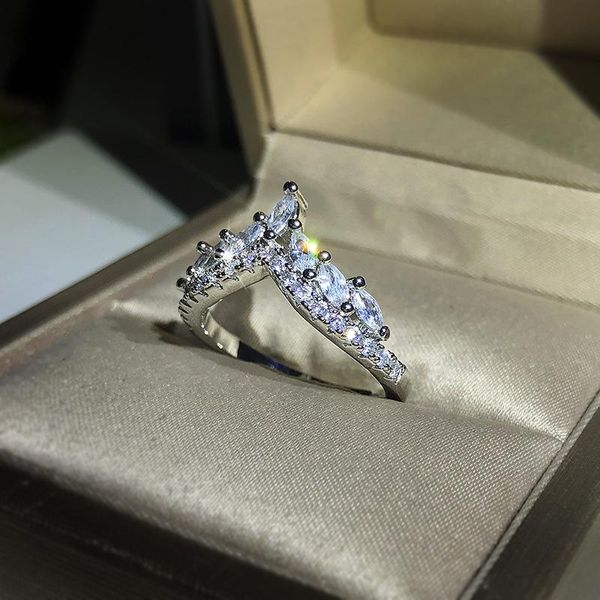 cluster rings cute silver color crown ring with bling zircon stone for women fashion jewelry wedding engagement, Golden;silver
cluster rings cute silver color crown ring with bling zircon stone for women fashion jewelry wedding engagement, Golden;silver