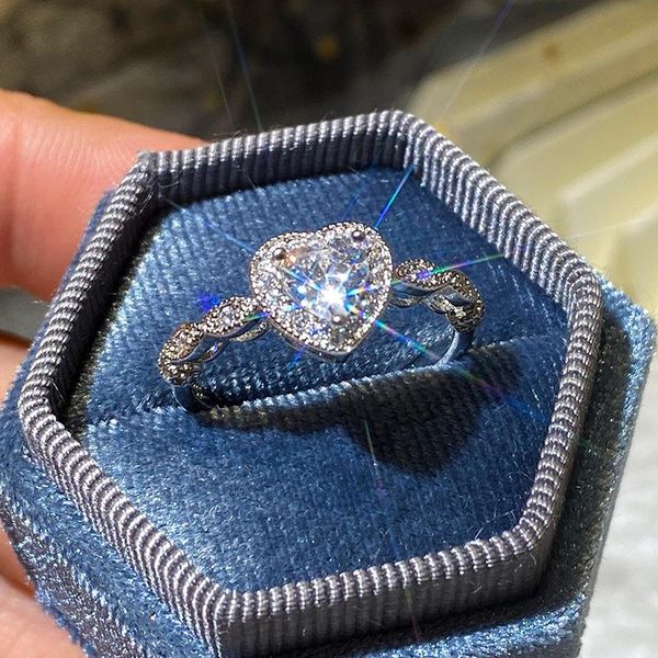 wedding rings fashion creative love zircon ladies engagement ring valentine's day gift heart-shaped jewelry, Slivery;golden
wedding rings fashion creative love zircon ladies engagement ring valentine's day gift heart-shaped jewelry, Slivery;golden