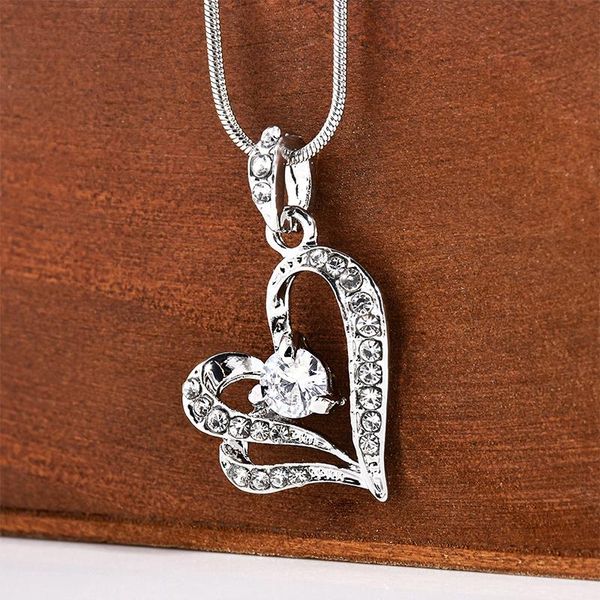 pendant necklaces fashion simple hollow out heart-shaped necklace charming women's wedding cz clavicle chain lady party jewelry girl gi, Silver
pendant necklaces fashion simple hollow out heart-shaped necklace charming women's wedding cz clavicle chain lady party jewelry girl gi, Silver