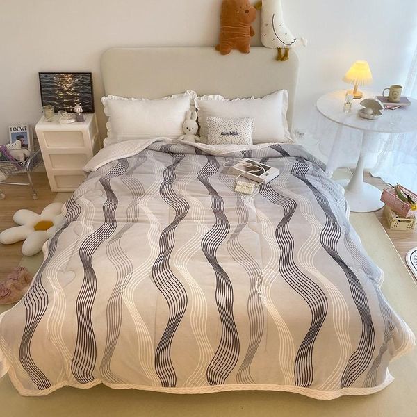 blankets quality thicken throw blanket flannel winter comforter ab side modern stripe milk velvet bedclothes quilt home textile 150*200m
blankets quality thicken throw blanket flannel winter comforter ab side modern stripe milk velvet bedclothes quilt home textile 150*200m