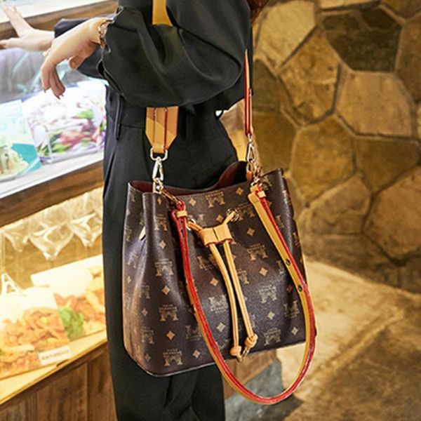 summer women's bag simple printing bucket women fashion shoulder messenger purse and handbags sac a main cross body
summer women's bag simple printing bucket women fashion shoulder messenger purse and handbags sac a main cross body