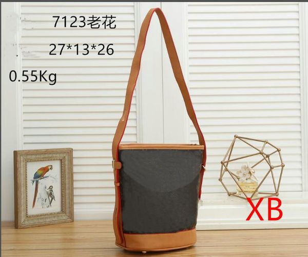 fashion women shoulder bags famous casual designer messenger female cross body chain handbag satchel purse cosmetic bag 7123# 27x13x26cm
fashion women shoulder bags famous casual designer messenger female cross body chain handbag satchel purse cosmetic bag 7123# 27x13x26cm