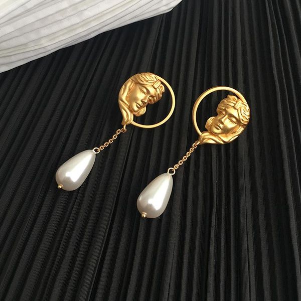 stud 2021 french oil painting vintage golden metal portrait geometric round baroque pendant earrings women girls party jewelry, Golden;silver
stud 2021 french oil painting vintage golden metal portrait geometric round baroque pendant earrings women girls party jewelry, Golden;silver