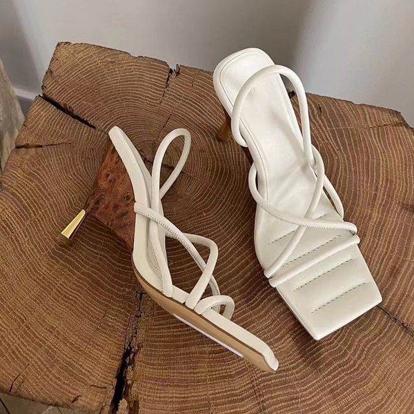 latest fashion black cross strap strapping square head slope sandals high-end quality wood grain heel 10cm comfortable womens shoe designer
latest fashion black cross strap strapping square head slope sandals high-end quality wood grain heel 10cm comfortable womens shoe designer