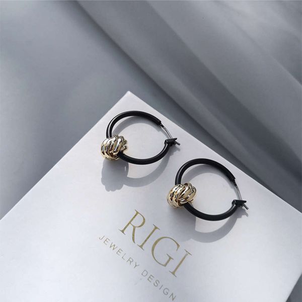 french black women's simple korean metal knot cool wind contrast color personalized design earrings
french black women's simple korean metal knot cool wind contrast color personalized design earrings