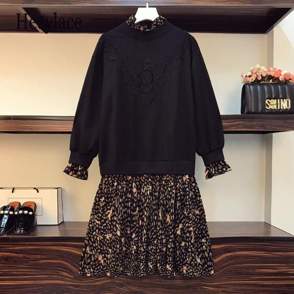 plus size women autumn sweatshirt dress winter 2021 lace embroidery long sleeve patchwork loose casual floral ruffle dresses 5xl, Black;gray
plus size women autumn sweatshirt dress winter 2021 lace embroidery long sleeve patchwork loose casual floral ruffle dresses 5xl, Black;gray