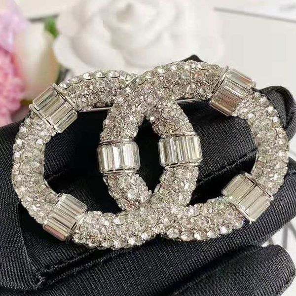 fashion diamond designer brooch famous letter c brooches pin tassel women luxury pins jewelry 02135, Gray
fashion diamond designer brooch famous letter c brooches pin tassel women luxury pins jewelry 02135, Gray