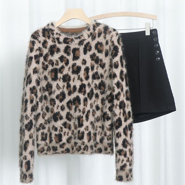 sweaters 2021 spring leopard print loose style knitted fashion lazy oaf sweater homewear women pullovers pull femme, White;black 
sweaters 2021 spring leopard print loose style knitted fashion lazy oaf sweater homewear women pullovers pull femme, White;black