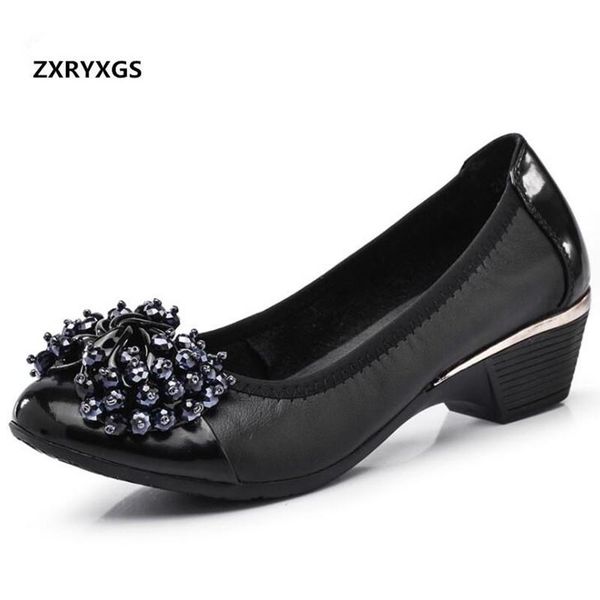 dress shoes 2021 plus size spring bow rhinestone women elegant fashion comfort genuine leather high heels 5cm, Black
dress shoes 2021 plus size spring bow rhinestone women elegant fashion comfort genuine leather high heels 5cm, Black