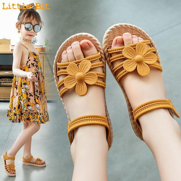 girls' sandal 2021 summer children's fashion soft soles princess shoes little girl baby go with foreign style sandals, Black;red
girls' sandal 2021 summer children's fashion soft soles princess shoes little girl baby go with foreign style sandals, Black;red