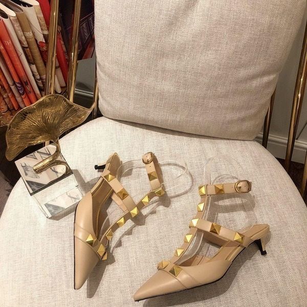 european classic luxury style women's slippers, belt buckle sandals,gold rivets, decorative leather, flat moccasins, more color, Black
european classic luxury style women's slippers, belt buckle sandals,gold rivets, decorative leather, flat moccasins, more color, Black