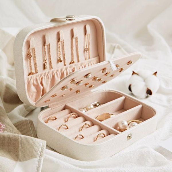 storage bags korean style fresh and simple girl earrings plate jewelry box protable leather ring multi-function
storage bags korean style fresh and simple girl earrings plate jewelry box protable leather ring multi-function
