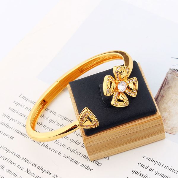 japanese and korean style small fresh lucky four leaf open bracelet casual women's luxury jewelry love ring, Golden;silver
japanese and korean style small fresh lucky four leaf open bracelet casual women's luxury jewelry love ring, Golden;silver
