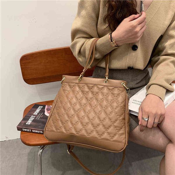 shopping bags luxury brand handbags for women 2021 winter pu leather shoulder crossbody lady designer tote bag 7806 220304
shopping bags luxury brand handbags for women 2021 winter pu leather shoulder crossbody lady designer tote bag 7806 220304