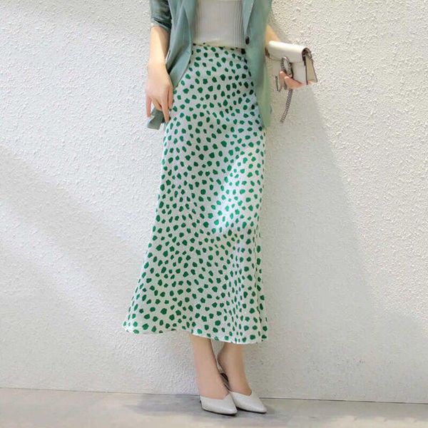 skirts women 2021 spring autumn retro high waist print satin skirt female long a-line ladies elegant chic a771, Black
skirts women 2021 spring autumn retro high waist print satin skirt female long a-line ladies elegant chic a771, Black