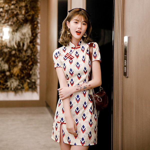 women short sleeve lace dress slim high split cheongsam vintage chinese mandarin collar qipao evening party vestidos ethnic clothing, Red
women short sleeve lace dress slim high split cheongsam vintage chinese mandarin collar qipao evening party vestidos ethnic clothing, Red