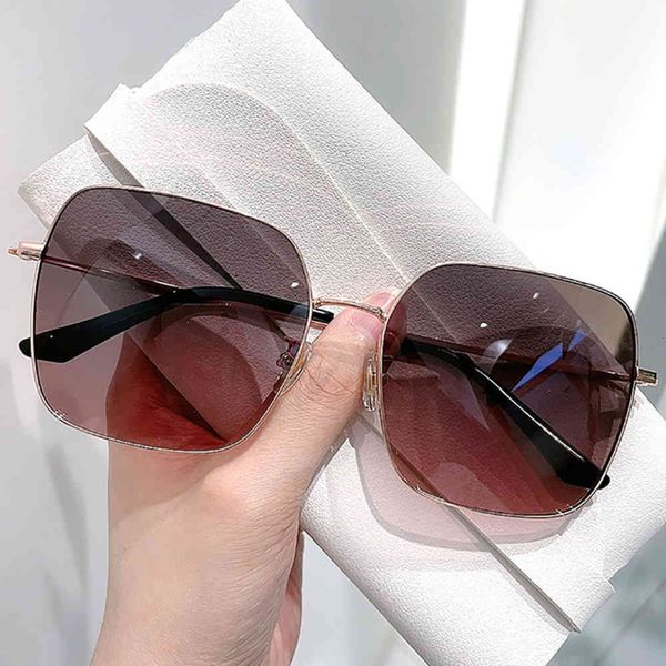 glasses sunglasses new version of tide polarized anti ultraviolet sunglasses are thin, and in street, White;black
glasses sunglasses new version of tide polarized anti ultraviolet sunglasses are thin, and in street, White;black