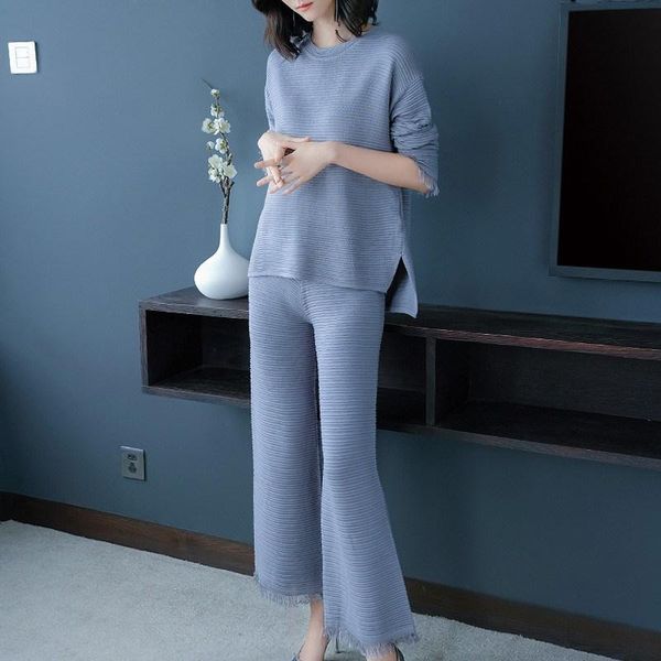 women's two piece pants autumn and winter korean knit suit pullover wide-leg two-piece fashion loose set, White
women's two piece pants autumn and winter korean knit suit pullover wide-leg two-piece fashion loose set, White