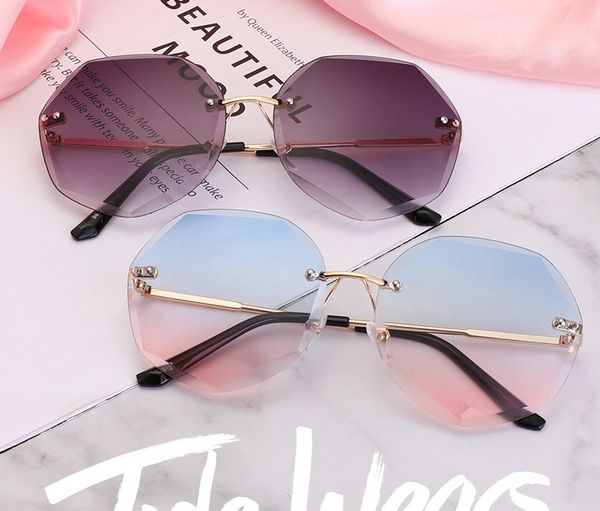 ocean film rimless cut edge sunglasses european and american trend sunglassess, White;black
ocean film rimless cut edge sunglasses european and american trend sunglassess, White;black