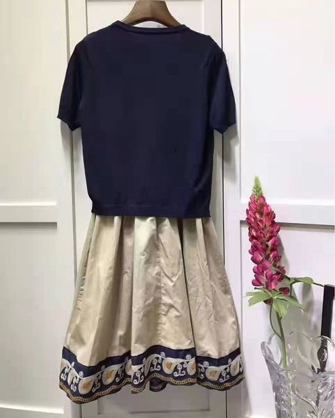 skirt sweater suits spring summer 2 piece women knitted blue jumpers+lurex embroidery sleeveless set lady, White
skirt sweater suits spring summer 2 piece women knitted blue jumpers+lurex embroidery sleeveless set lady, White